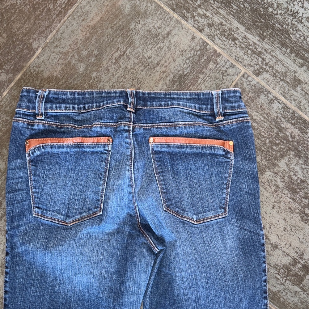 White House Black Market Skimmer Jean leather cognac details size 10 - Picture 9 of 11